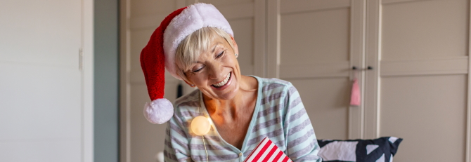 4 Tips to Hold an Awesome Virtual Christmas Party